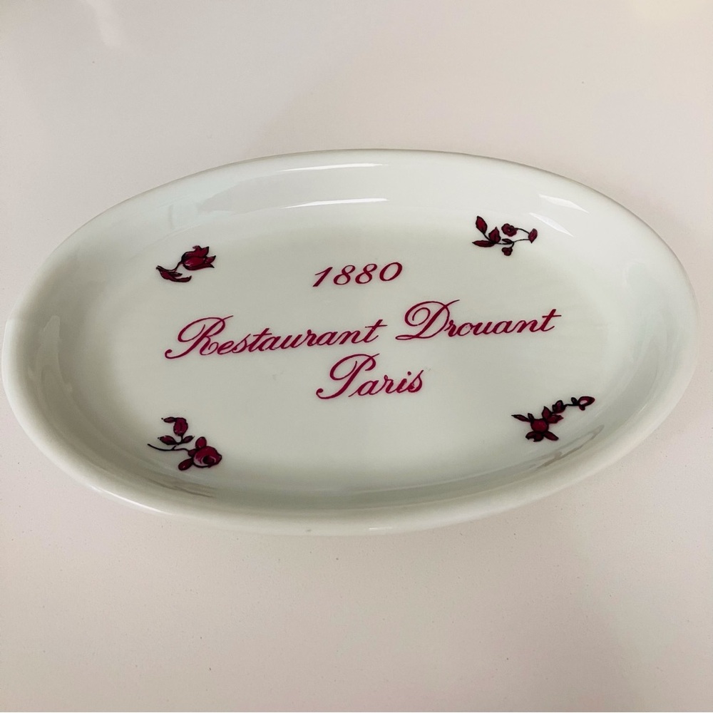Ashtray porcelain GDA Limoges Restaurant Drouant Paris oval design